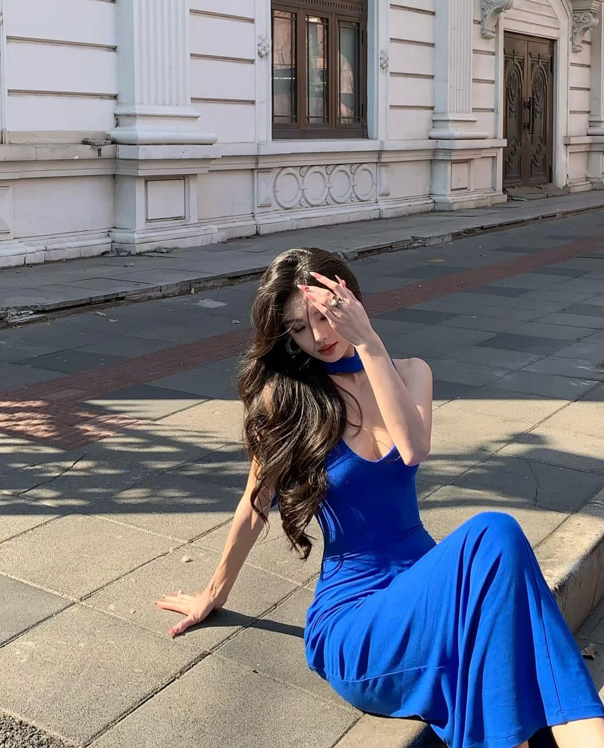 Unique Royal Blue Mermaid V-Neck Satin Long Prom Dress,Formal Evening Dress - View 4 | FashionDia
