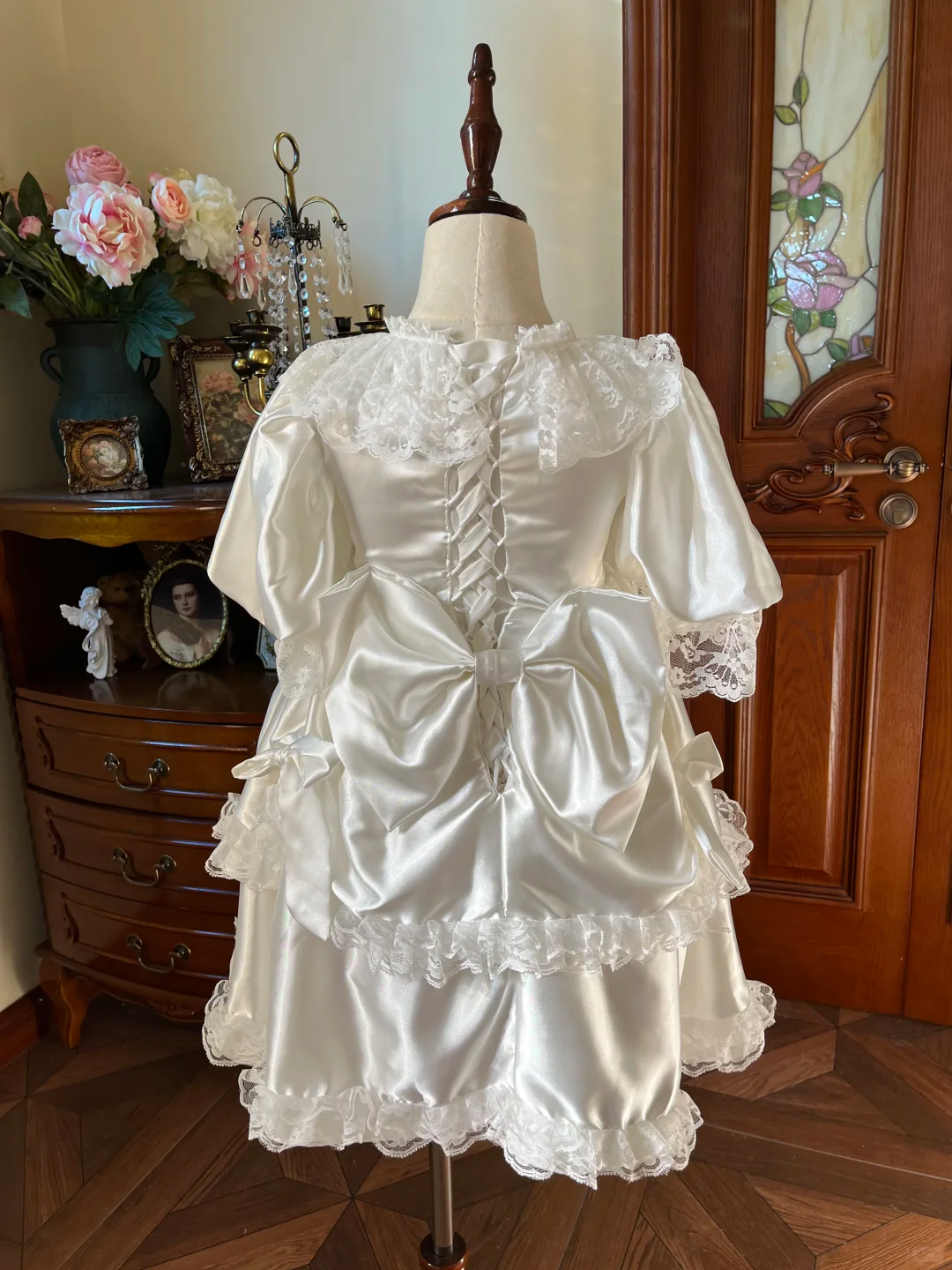 Vintage Princess A-Line Tiered Satin Lace With Short Sleeves Flower Girl Dress - View 5 | FashionDia