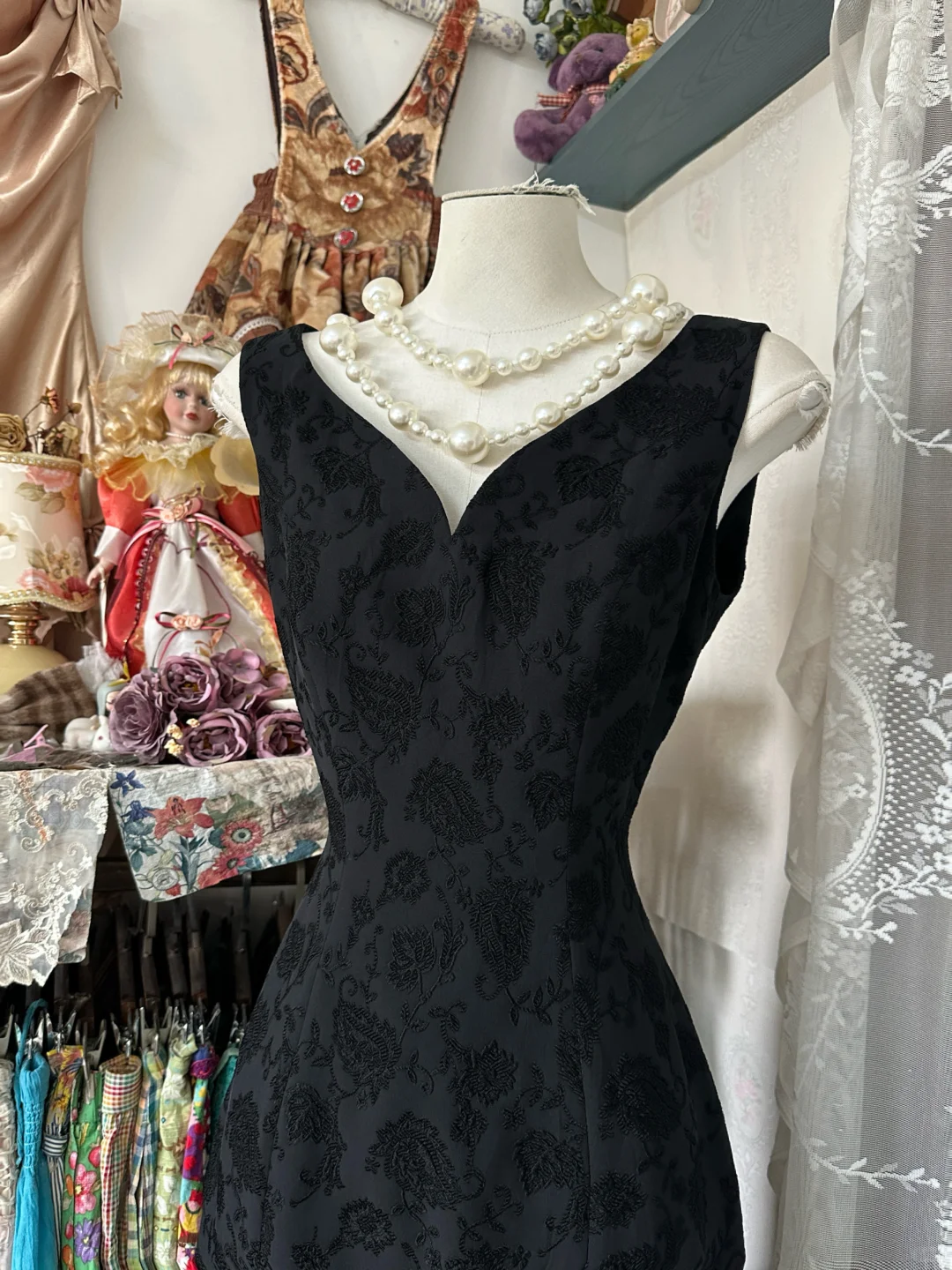 Charming Sheath Mermaid V-Neck Black Satin Long Prom Dress, Evening Dress - View 3 | FashionDia
