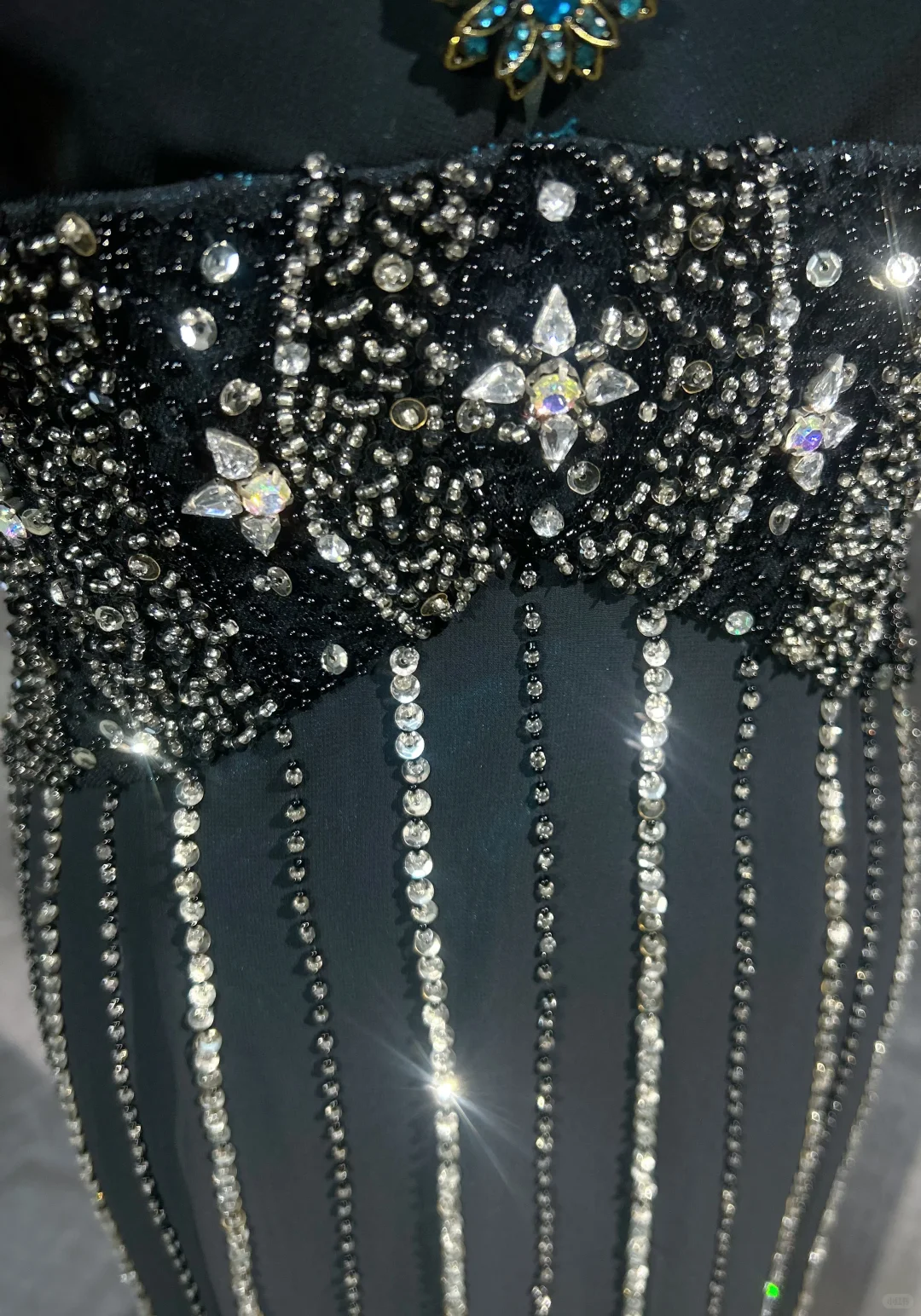 Gorgeous Mermaid Halter Sequin Beaded Without Sleeves Long Prom Dress, Evening Dress - View 4 | FashionDia