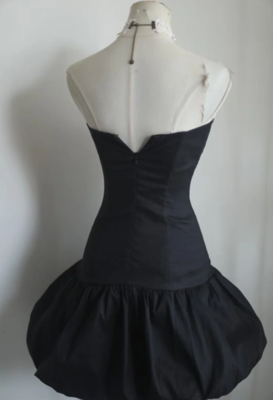 Cute Black A-Line Sweetheart Satin Short Homecoming Dress 19th Birthday Outfits - View 4 | FashionDia