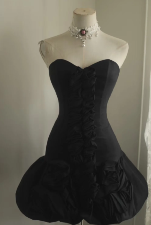Cute Black A-Line Sweetheart Satin Short Homecoming Dress 19th Birthday Outfits - View 5 | FashionDia