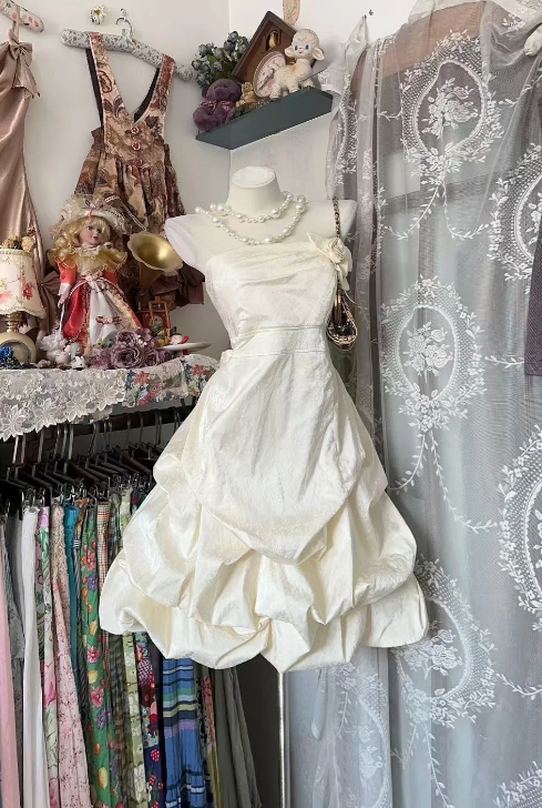 Elegant A-Line Strapless Satin Short Homecoming Dress 19th Birthday Outfits - FashionDia