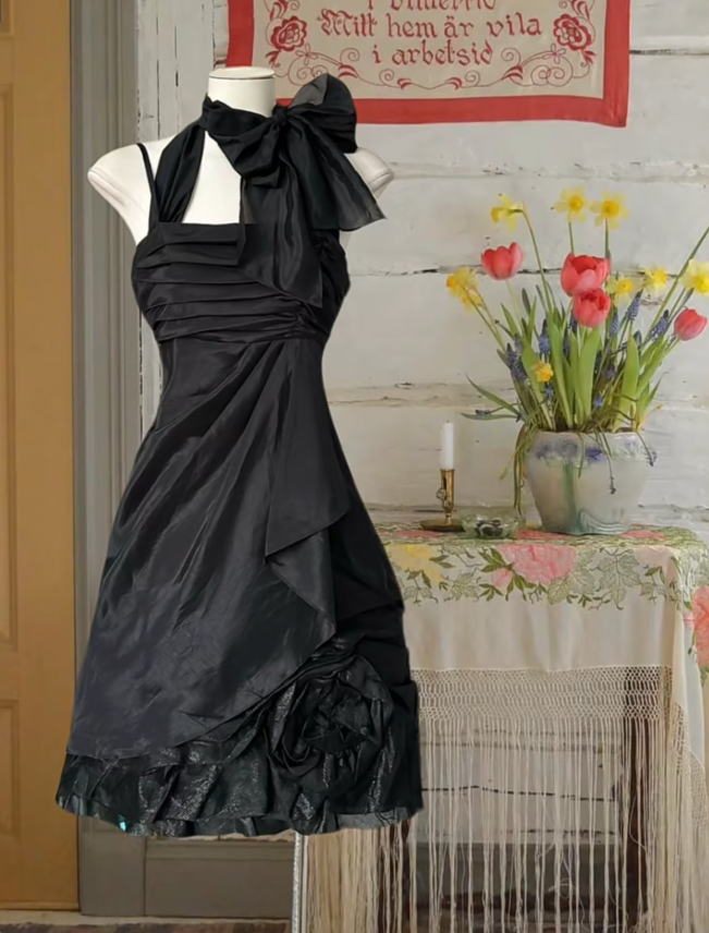 Vintage Black Satin Chiffon Pleated Sheath Short Cocktail Dress Homecoming Dres - FashionDia