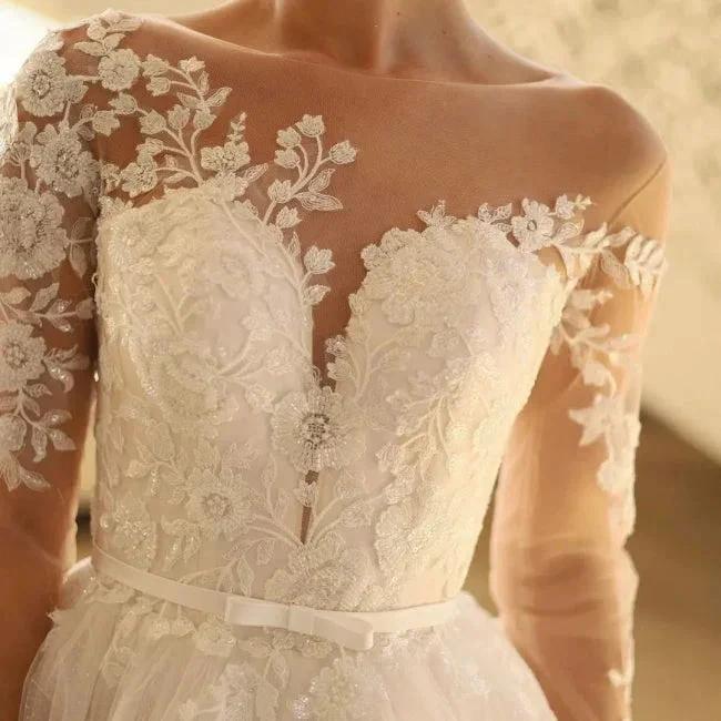 Charming Long A-line Lace Long Sleeves Tulle Wedding Dress (ZD15590)