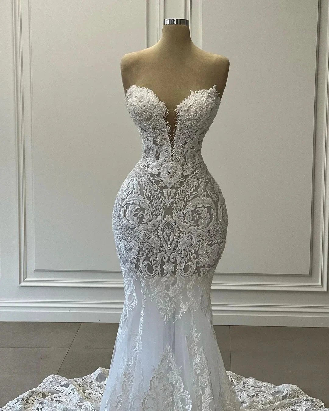 Charming Long White Sweetheart Mermaid Lace Sleeveless Wedding Dress (ZD15680)