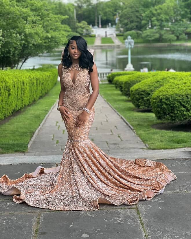 Charming V-Neck Sleeveless Mermaid Prom Dresses Column With Beads
