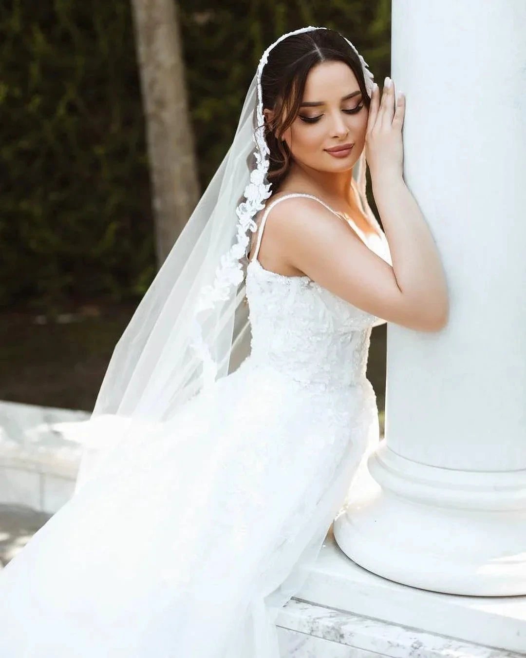 Chic Long White A-line Spaghetti Straps Lace Sleeveless Wedding Dress (ZD15677)