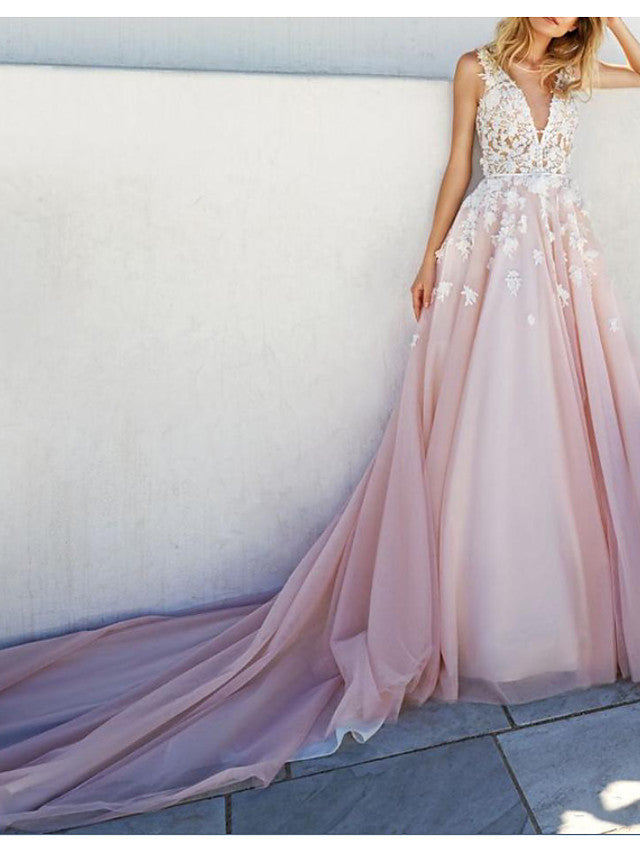 Country Plus Size A-Line Wedding Dress Plunging Neck Lace Tulle Sleeveless Sexy Bridal Gowns with Watteau Train