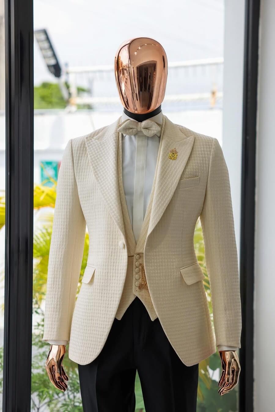 Cream White Wedding Suit Peak Lapel Stuffed Slanted Square Patterned jacquard Prom Suit