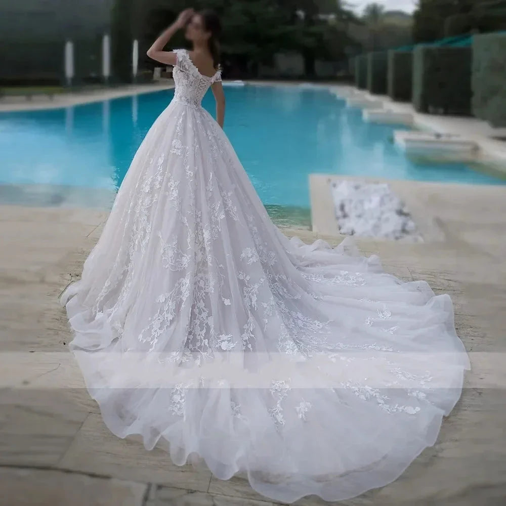 Custom Gorgeous Appliques Flowers Ball Gown Wedding Dresses Luxury Beading Boat Neck Lace Up Princess Robe De Mariée (ZD14021)