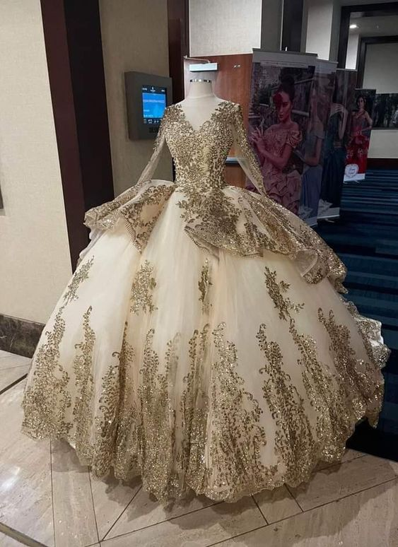 Luxurious Glitter Long Sleeve Dresses Romantic Appliqued Tulle Ball Gowns Y443 - VelvetHem