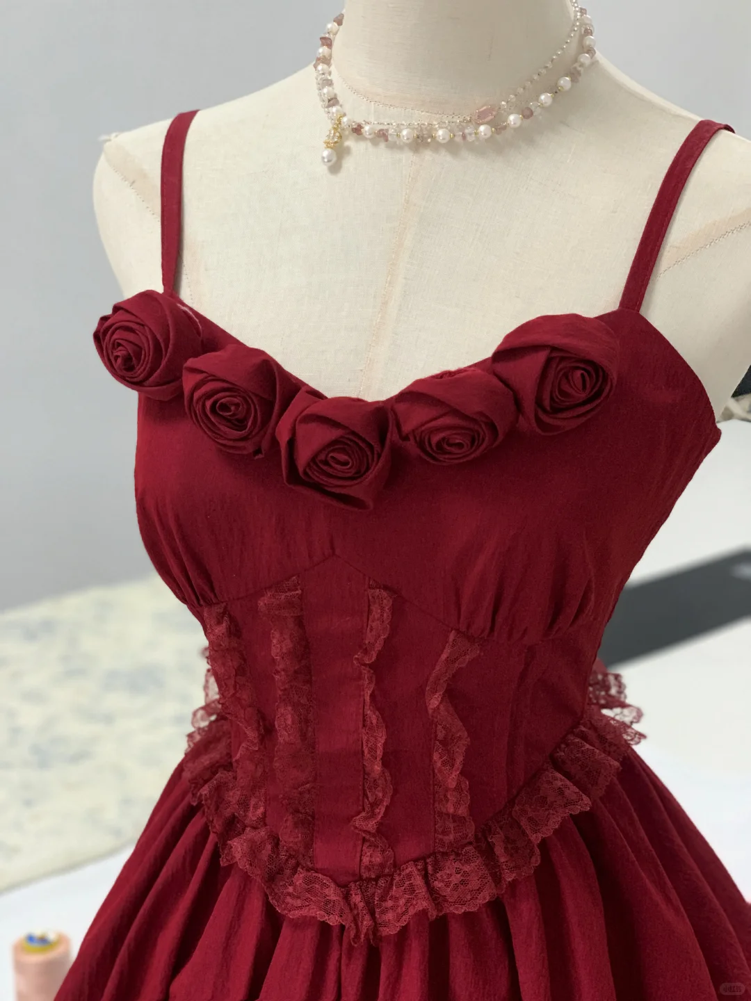 Vintage Spaghetti Straps Red V-Neck A-Line Short Birthday Dress Formal Graduation Homecoming Dress - View 3 | FashionDia