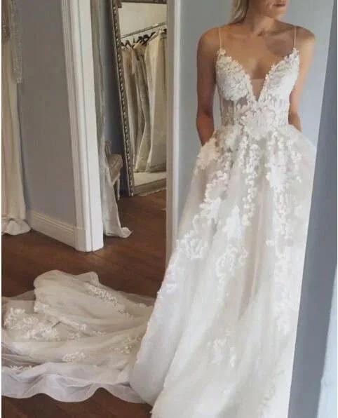 Deep V Neck Spaghetti Straps Beach Wedding Dress Bridal Gown (ZD16242)