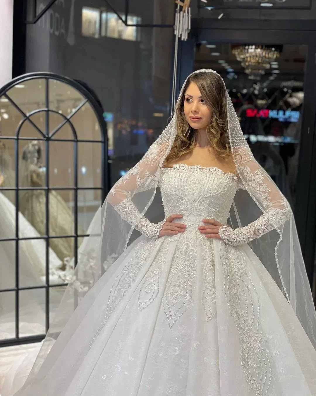 Deluxe Floor Length Long Sleeves A-Line Lace Wedding Dress with Ruffles (ZD14798)