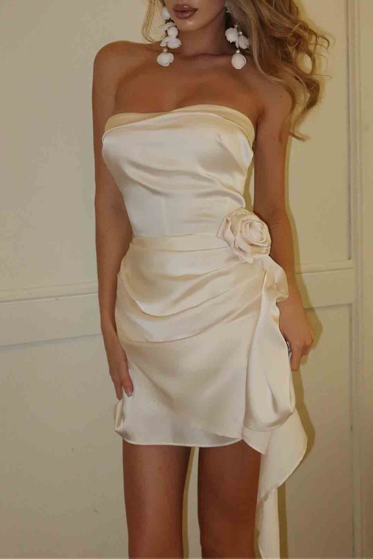Sexy Ivory Strapless Satin Side Drape Sheath Satin Pleated Short Homecoming Dress Birthday Outfits