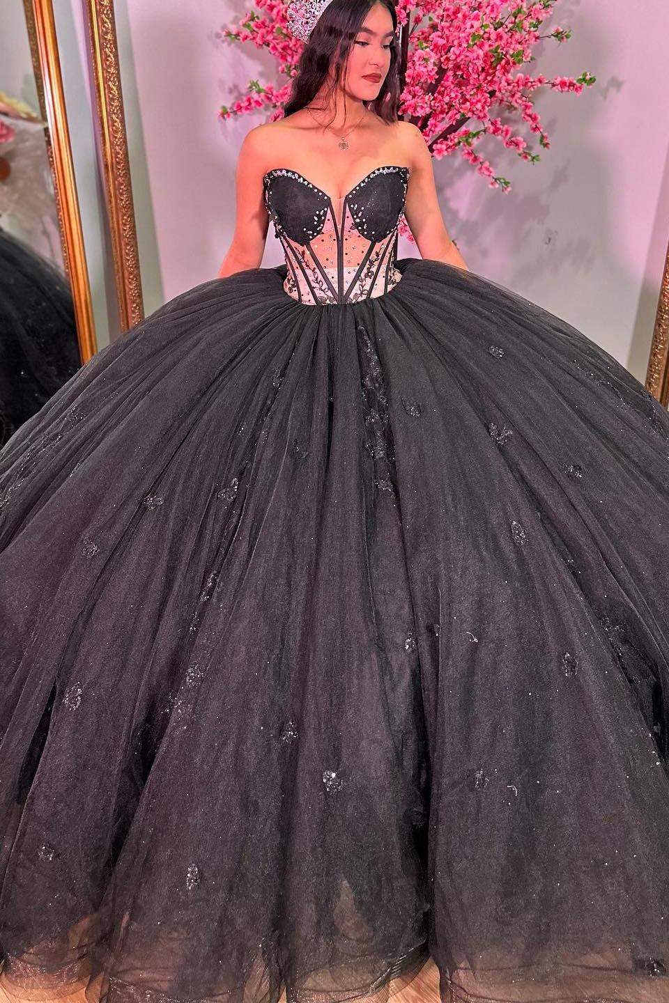 Elegant & Classic Ball Gown Sweetheart Neck Sleeveless Lace Applique Black Tulle Quinceanera Dress Birthday Party Gown For Sweet 16