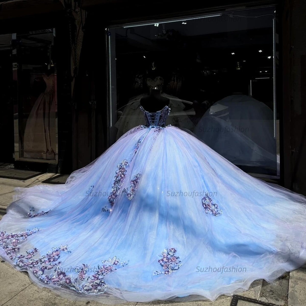 Elegant & Gorgeous Ball Gown Sweetheart Neck 3D Flowers Lace Appliques Blue Tulle Princess Quinceanera Dress Evening Party Gown For Sweet 16