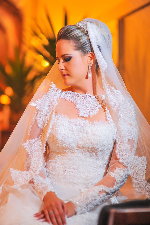 Elegant Lace Plus Size Wedding Dress Long Sleeve A-line Bride Dresses with Long Train