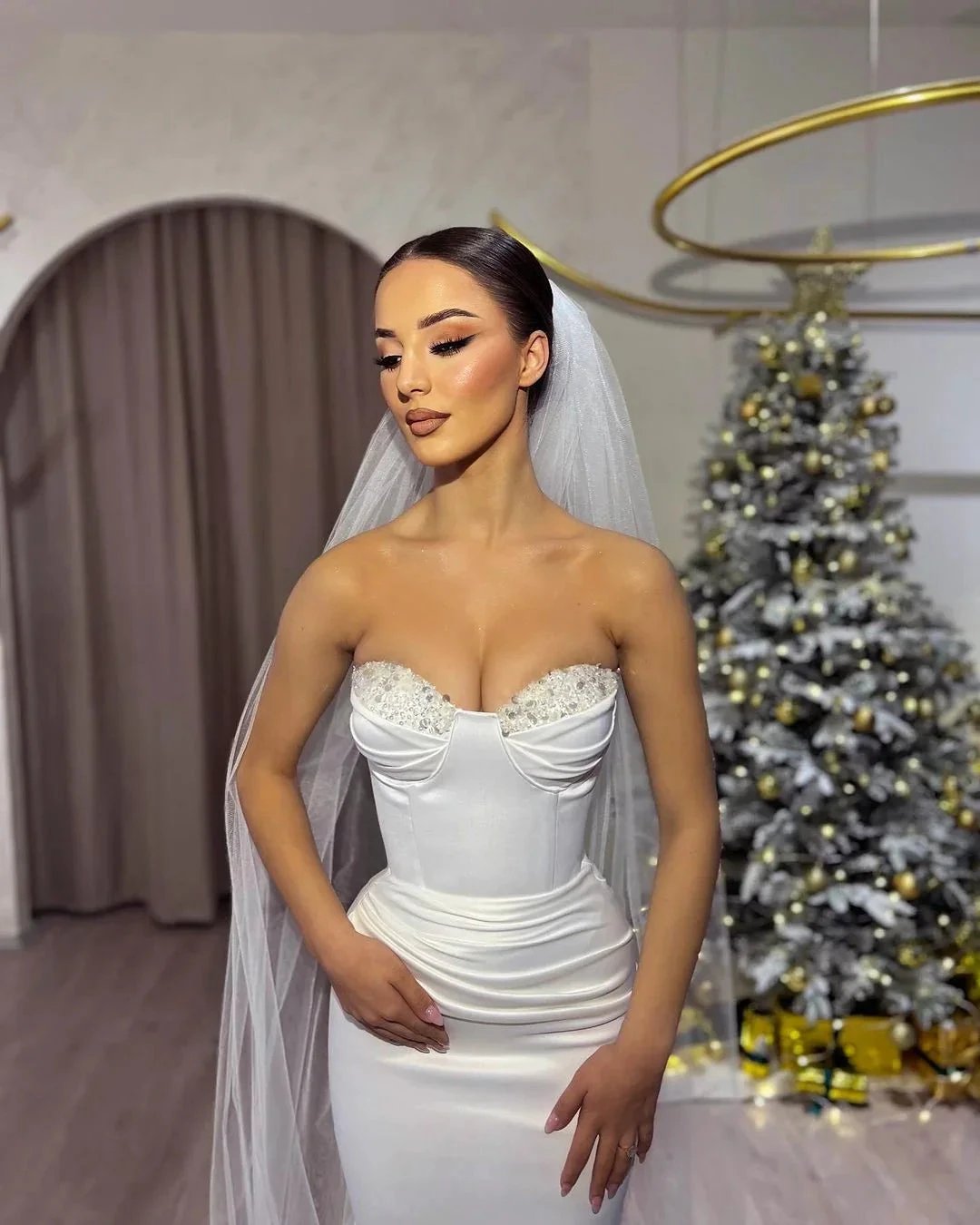 Elegant Long White Column Sleeveless Beading Floor-Length Wedding Dress (ZD15707)