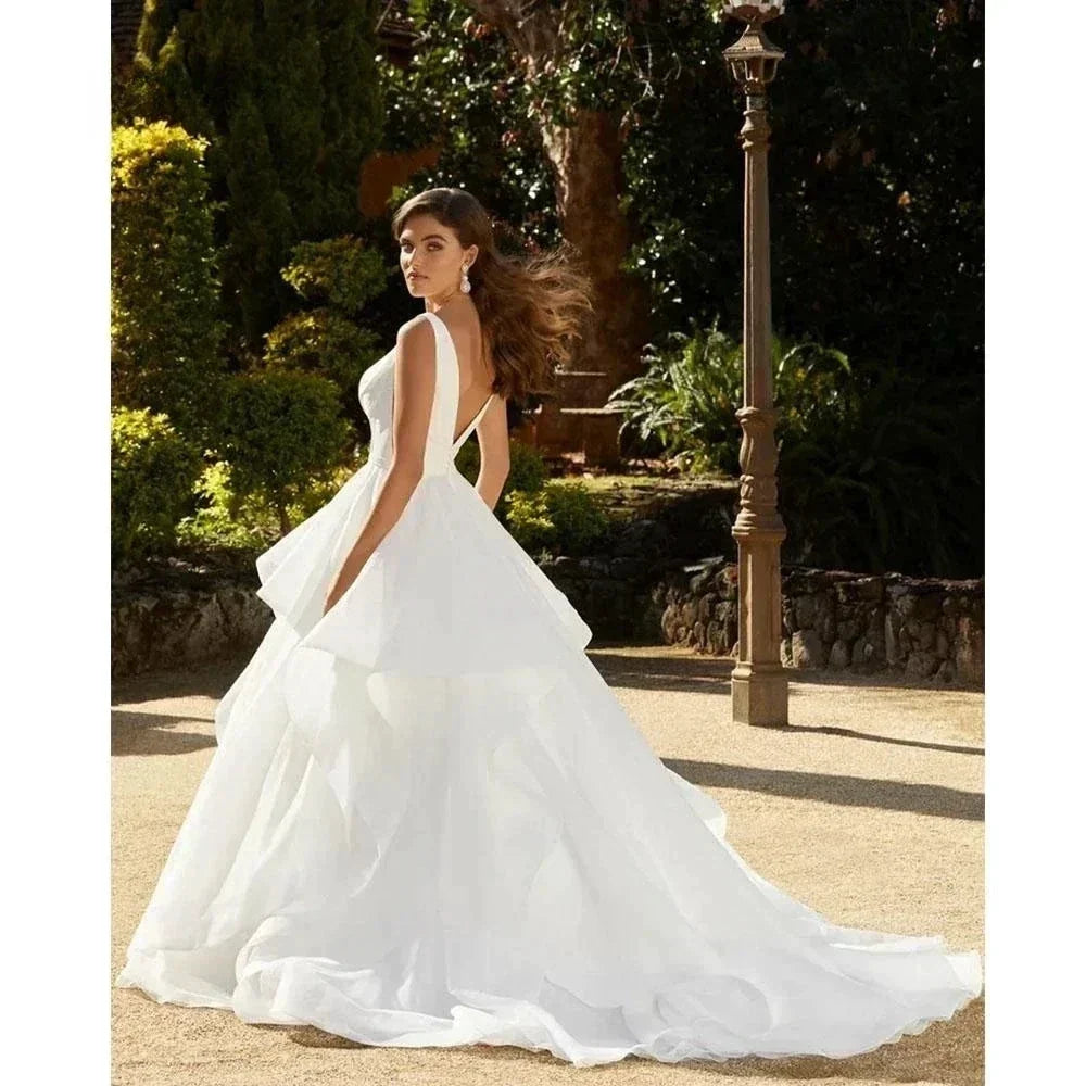 Elegant Ruffles Wedding Dresses For Women V-Neck Backless Bridal Gowns A-Line Sleeveless Vestidos De Novia (ZD14073)