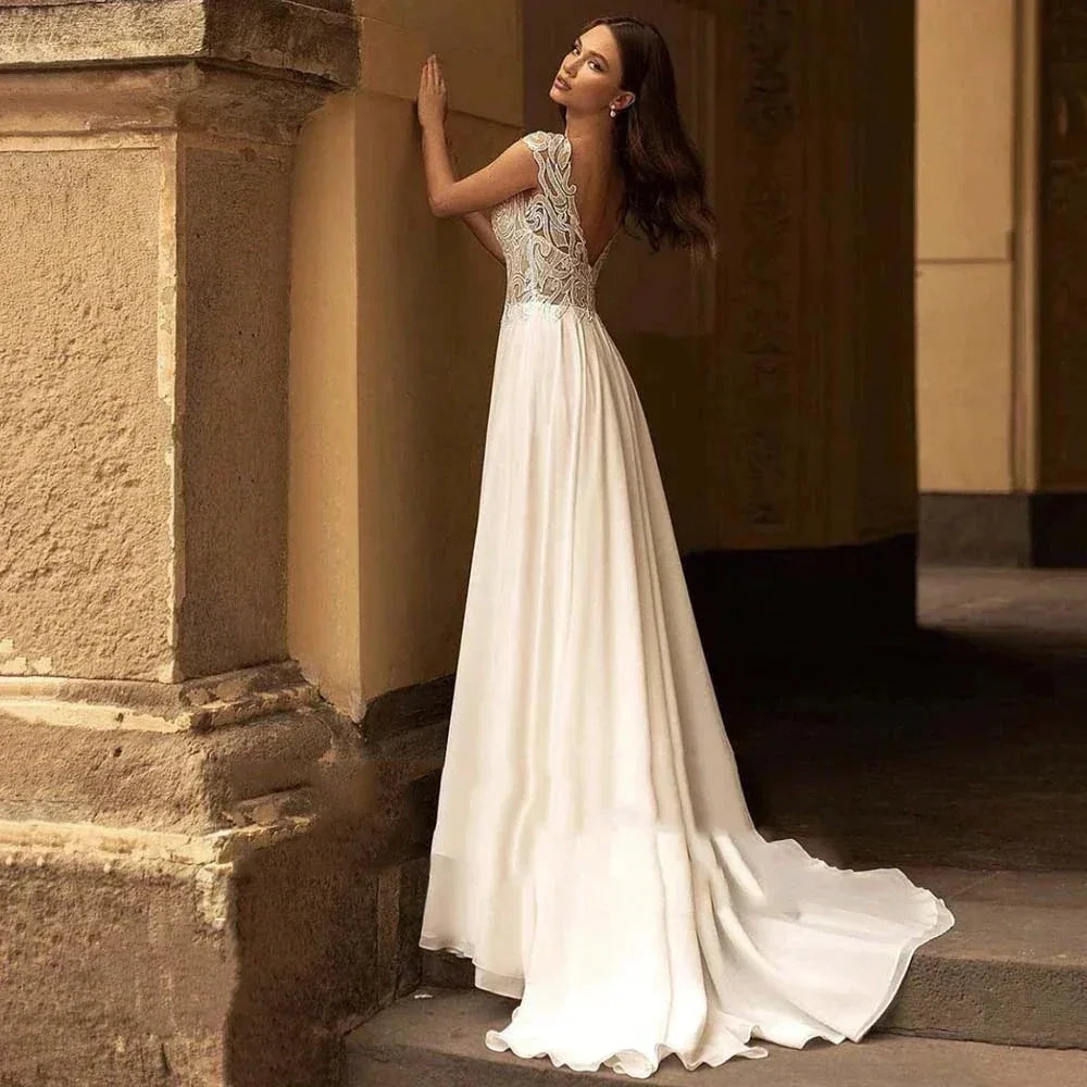 Elegant V-Neck Short Sleeve Ball Gown Mopping Wedding Dresses New Luxury Lace Appliques Court Train Princess Bridal Gown (ZD14224)