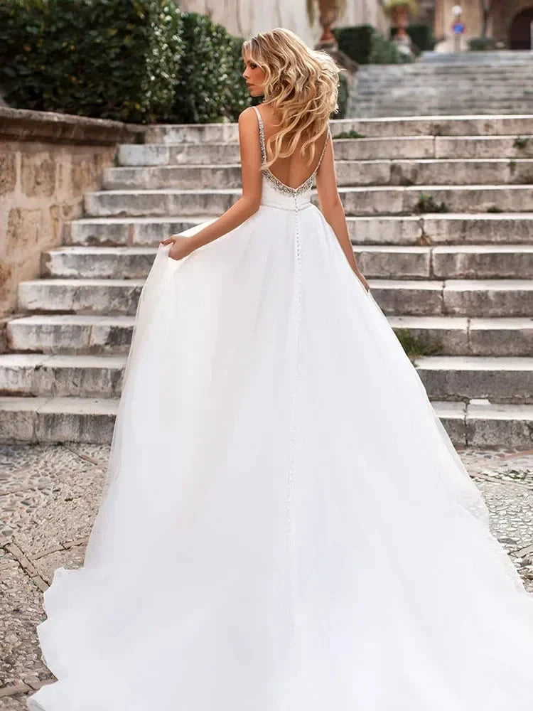 Elegant V Neck Spaghetti Strap Wedding Dresses 2022 New Arrival Beading Sleeveless Backless Bridal Gowns Sweep Train For Women (ZD13298)