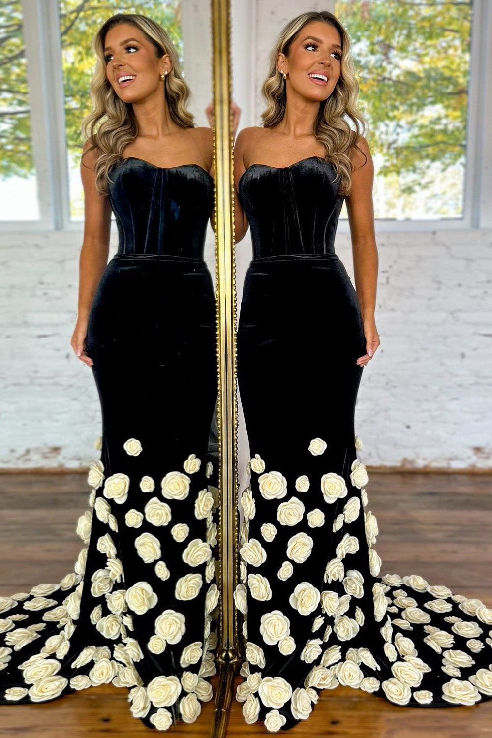 Elegant Black Mermaid Sweetheart Long Velvet Prom Dress with 3D Flowers - FashionDia