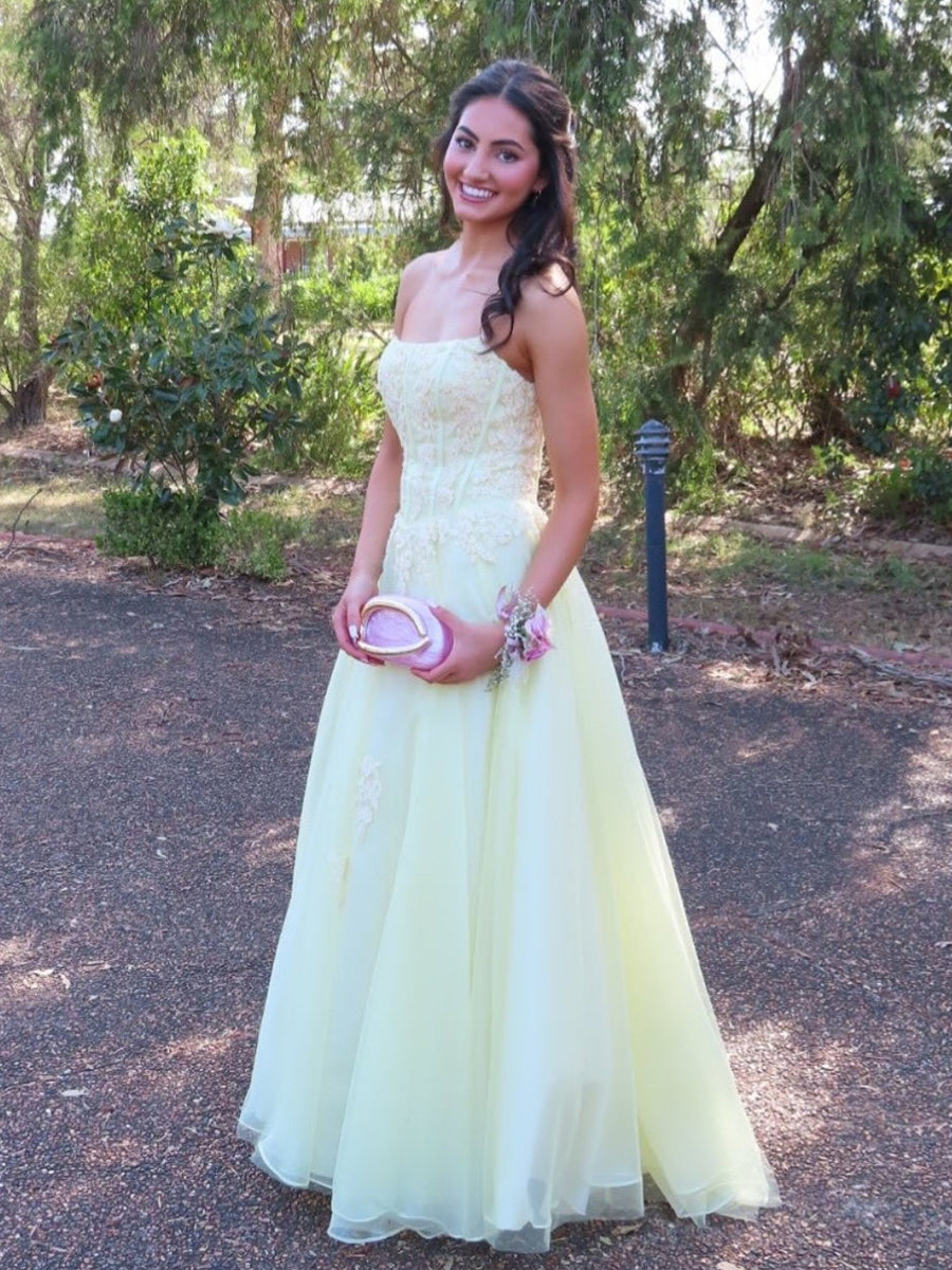 Elegant Yellow Strapless A-Line Prom Dress with Lace Appliques