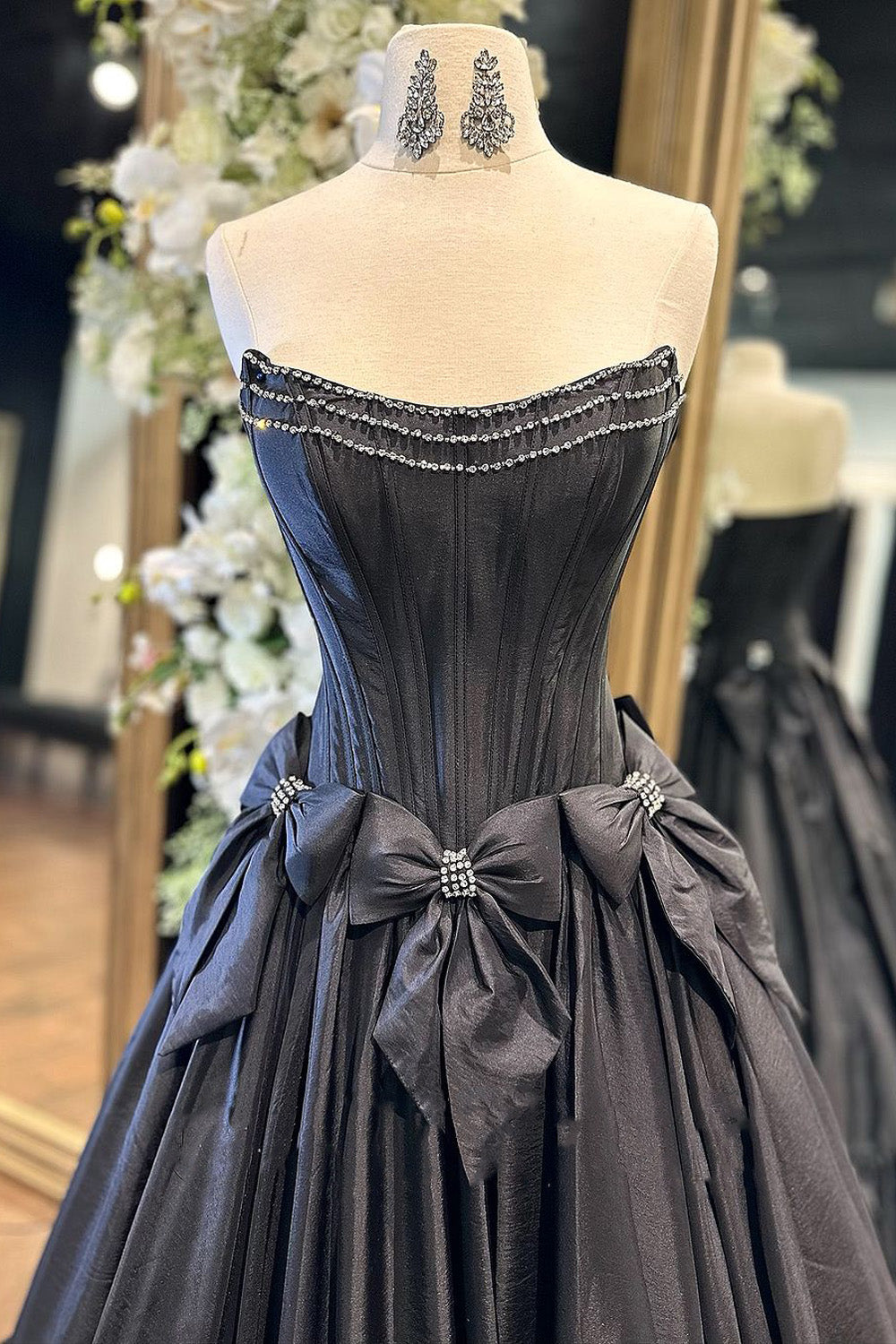 Elegant A-Line Strapless Long Satin Prom Dress with Bowknot