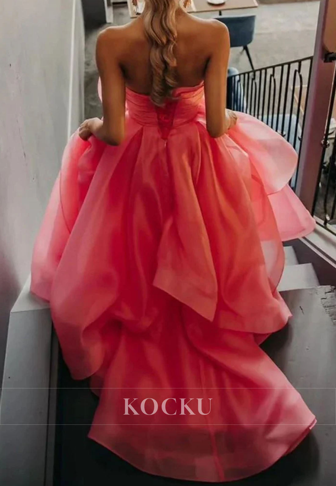 Charming Tube Top A-Line Sleeveless Pleated Lace Long Formal Party Dress