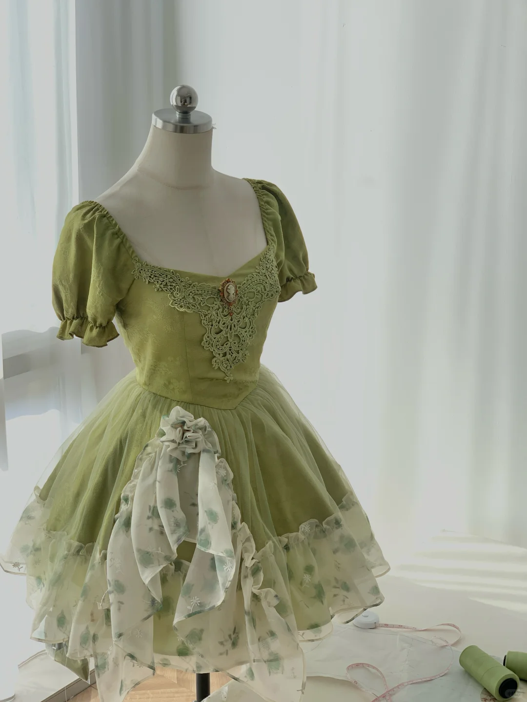 Chic Green Satin Tulle Ruffles A-Line Graduation Homecoming Dress Formal Short Prom Dress - FashionDia
