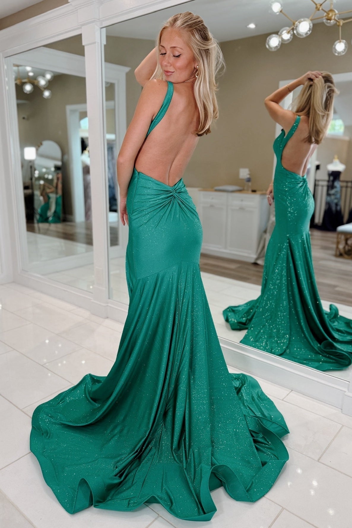 Fashionable Mermaid V Neck Dark Green Long Prom Dress with Backless