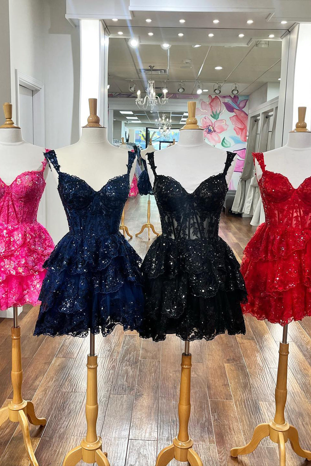 Golden Homecoming Dresses A-Line Tiered Lace Short Cocktail Dresses