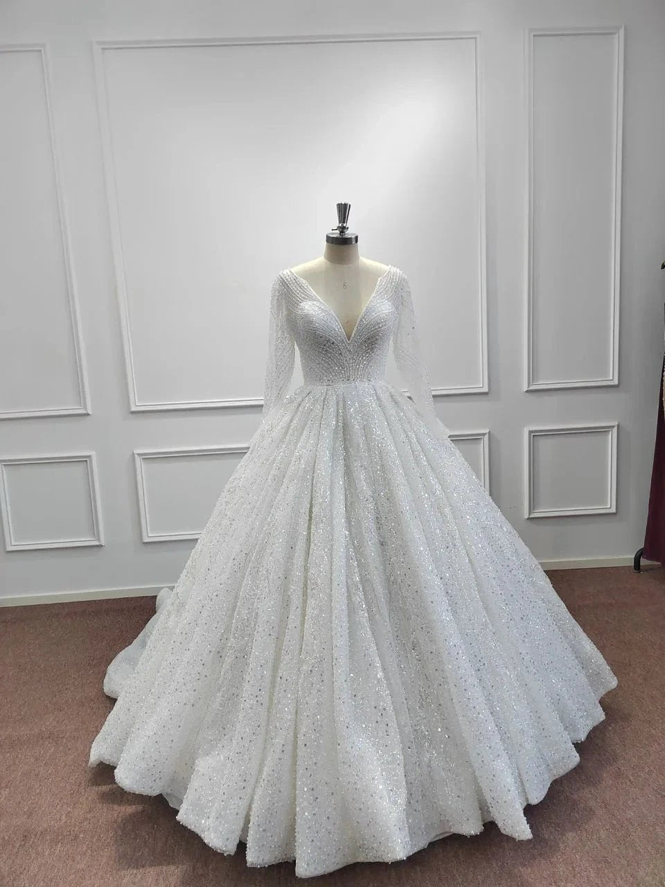 Gorgeous Long Ball Gown V-neck Glitter Sequins Wedding Dresses with Sleeves (ZD14480)