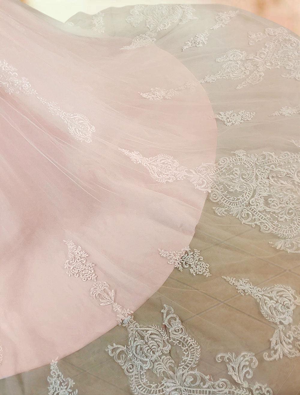 Gorgeous V Neck Backless Tulle Long Lace Wedding Dresses With Long Sleeves