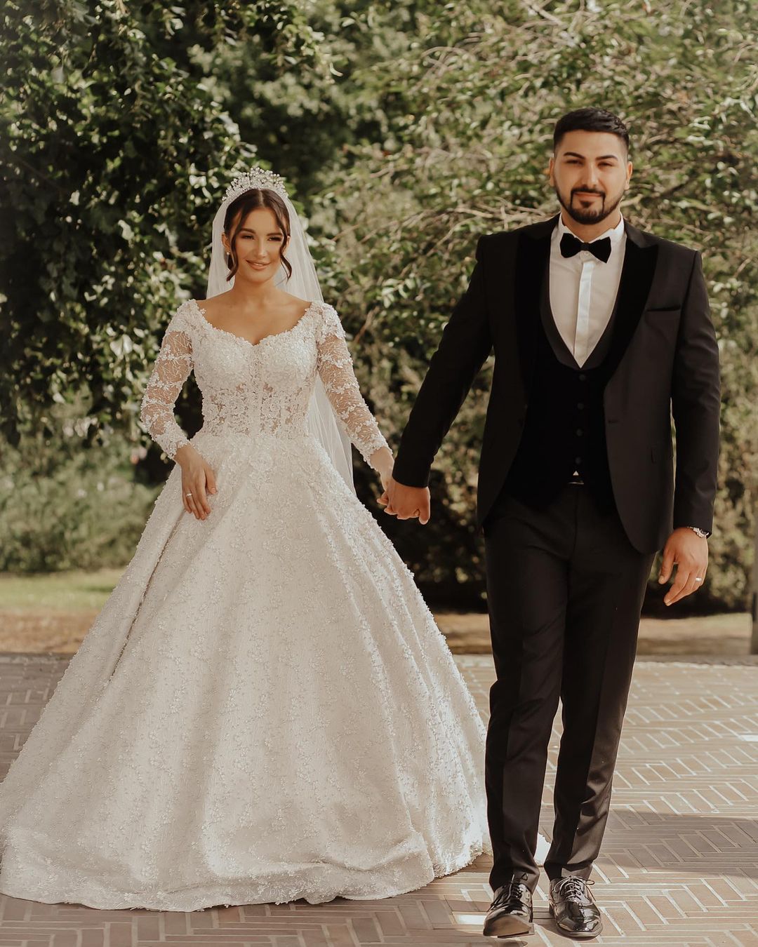 Gorgeous White Aline Ball Gown Long Sleeves 3D Floral Lace Crew Neck Wedding Dress