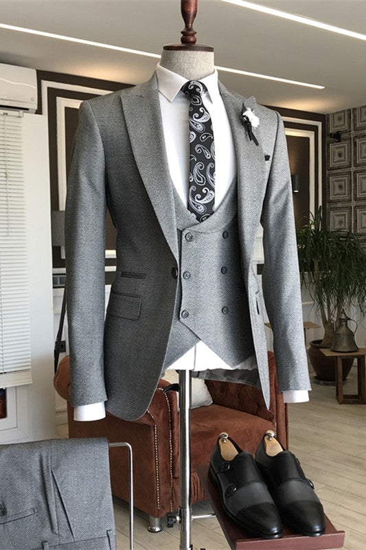 Gray Three Piece Peaked Lapel Business Suit