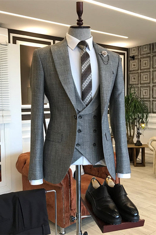 Gray Three Piece Peaked Lapel Business Suit