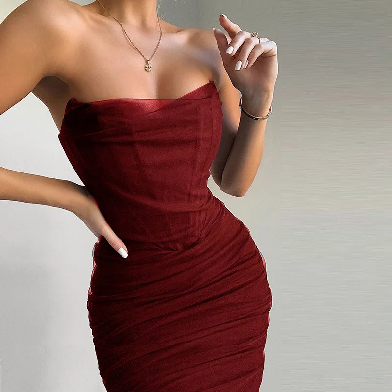 Irene Elevated Figure Hugging Evening Dress with Corset Detail and Strapless Design Wear Edit