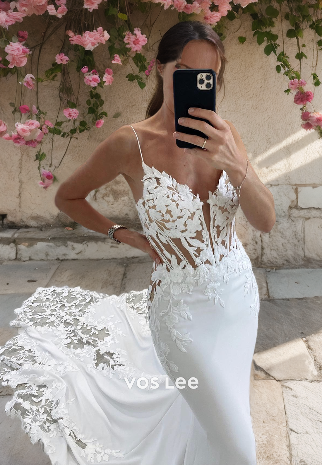 Spaghetti Straps Mermaid Wedding Dress Sleeveless Appliques Satin Bridal Gowns with Court Train