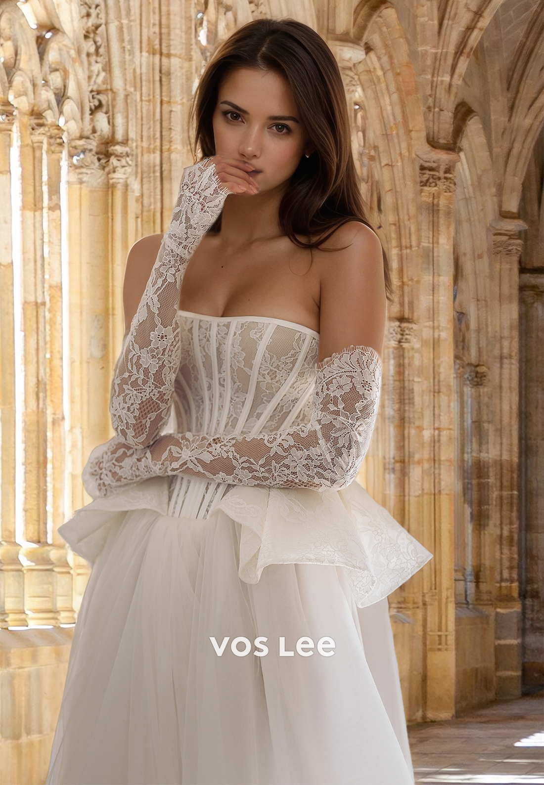 Gorgeous A-Line Strapless Lace Appliques Court Train Tulle Wedding Gown