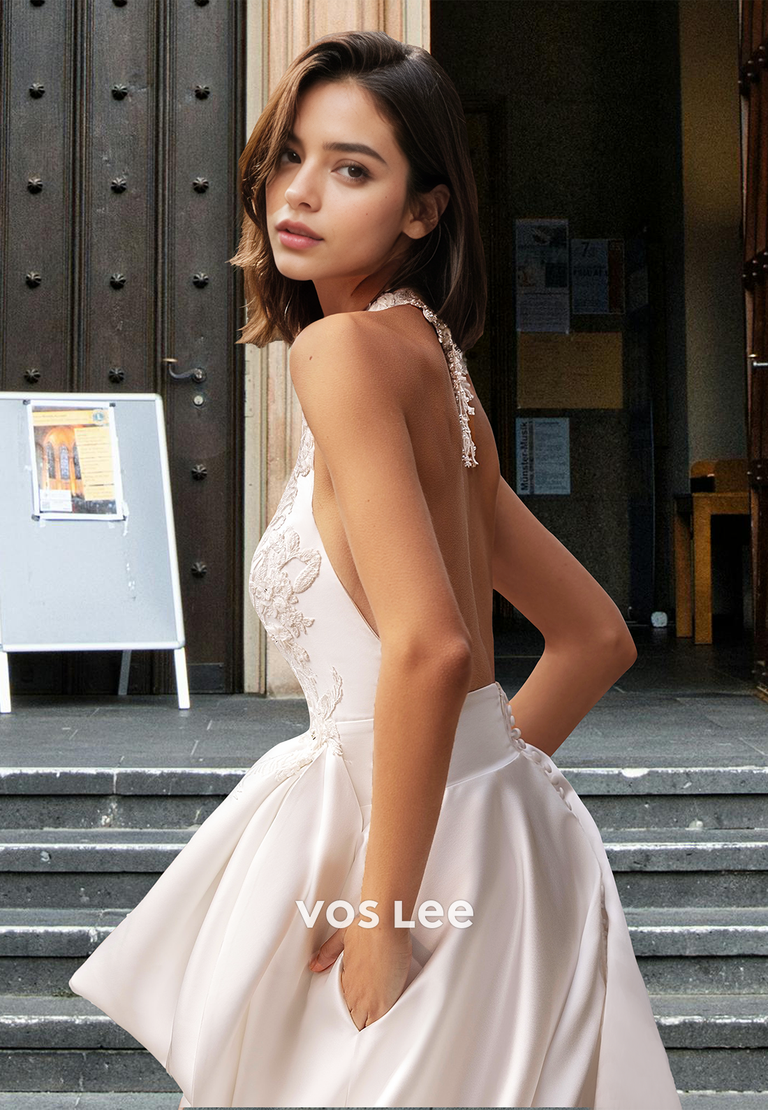 Elegant Halter V-Neck A-Line Sweep Train Appliques Satin Wedding Dress Bridal Gown with Bows