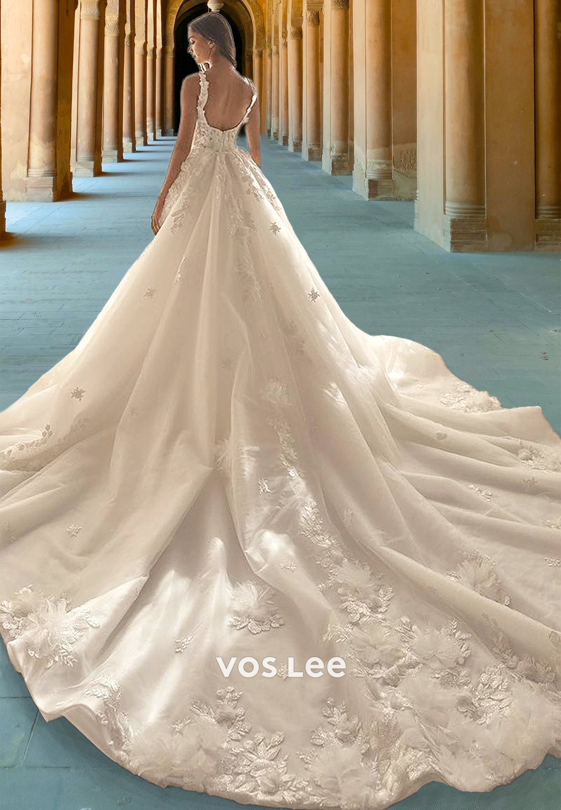 Romantic A-Line Scoop Neck Straps Appliques Lace Wedding Dress Bridal Gowns with Train