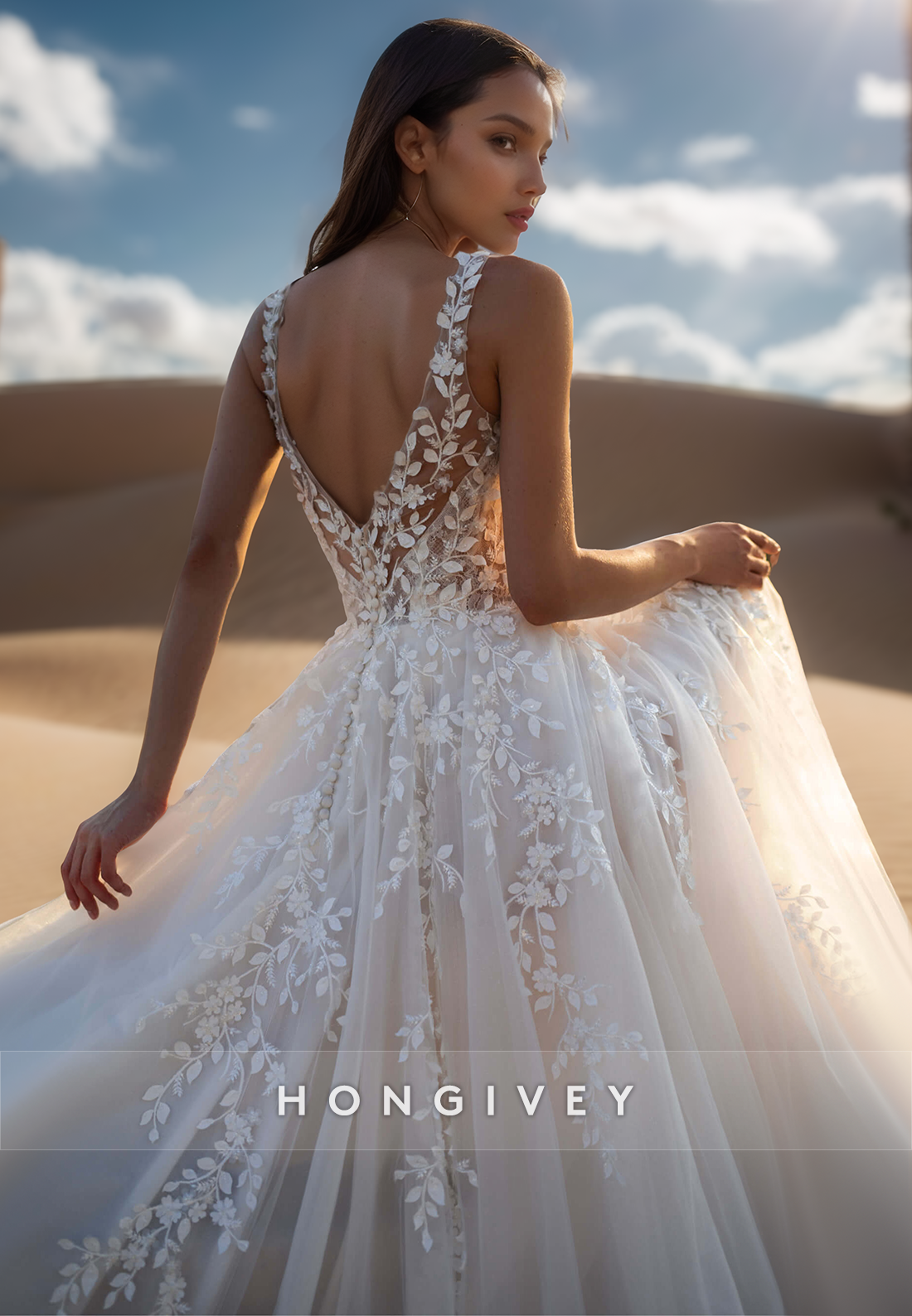 A-Line Lace appliques Straps Beach Wedding Dresses with Court Train