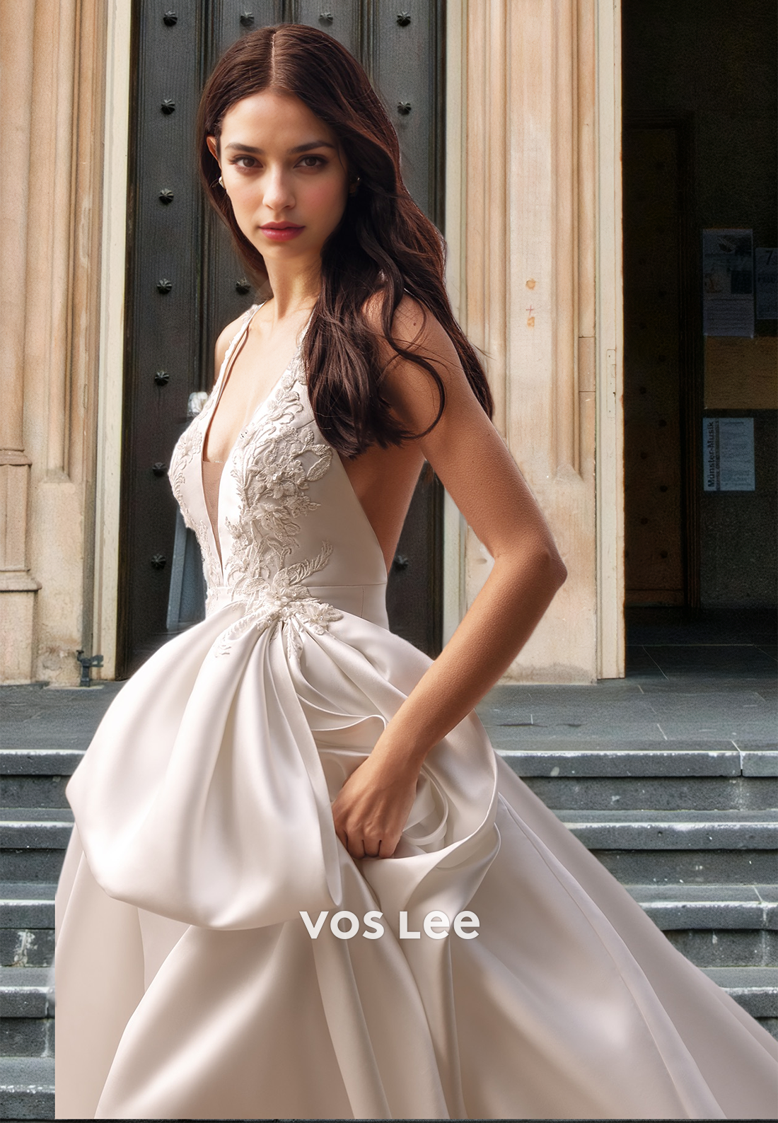 Classy A-Line Halter Backless Court Train Bow Lace Appliques Wedding Gown