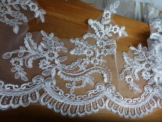 Long Veil 1 Layer Wedding Veil Lace Bridal Veils Cathedral Veil in White , Off-White , Ivory