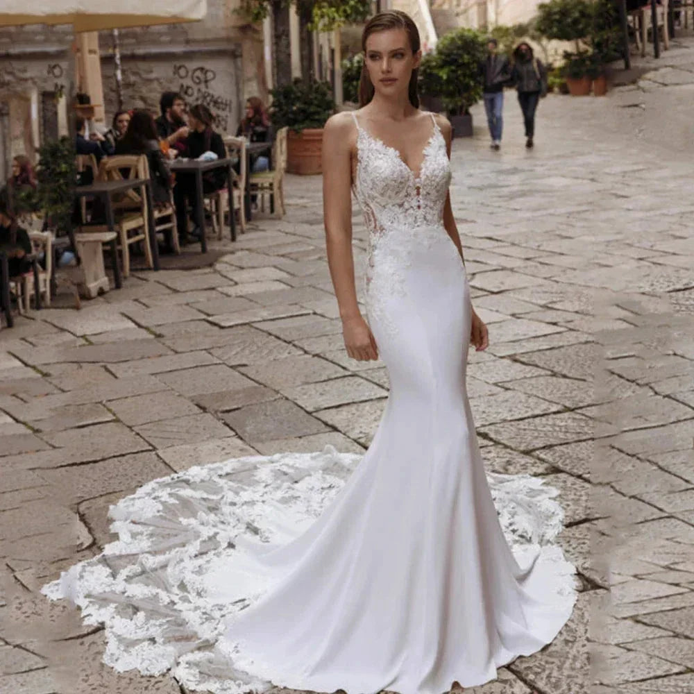 High Quality Spaghetti Straps Wedding Dresses V-Neck Backless Bride Gowns Lace Appliques Sweep Train Mermaid Vestido De Noiva by payinti