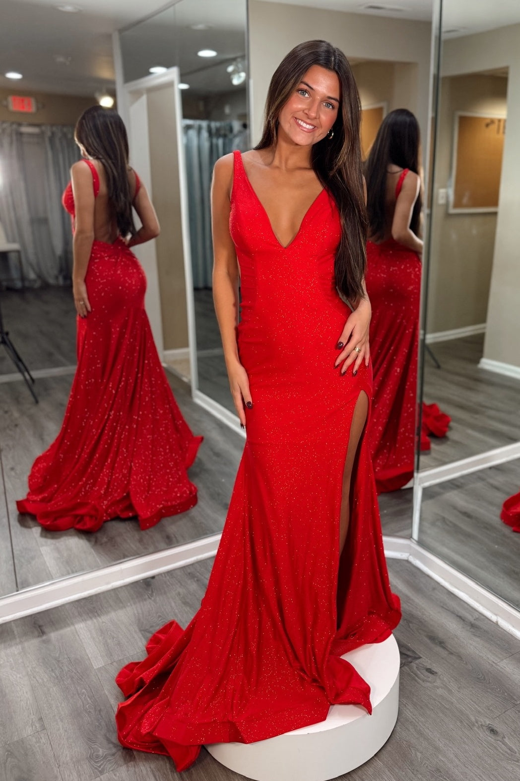 Hot Mermaid V Neck Red Long Prom Dress with Backless