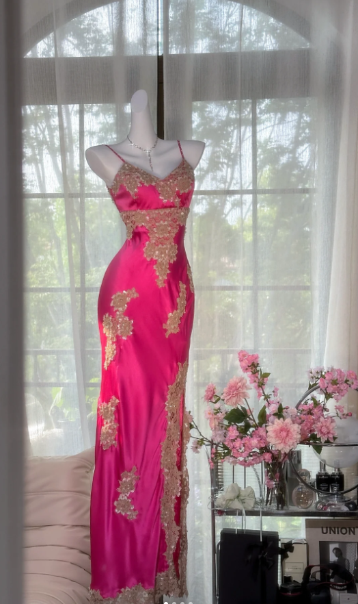 Pretty Hot Pink Spaghetti Straps V-Neck Satin Lace Appliques Slit Long Prom Dress Birthday Party Gown